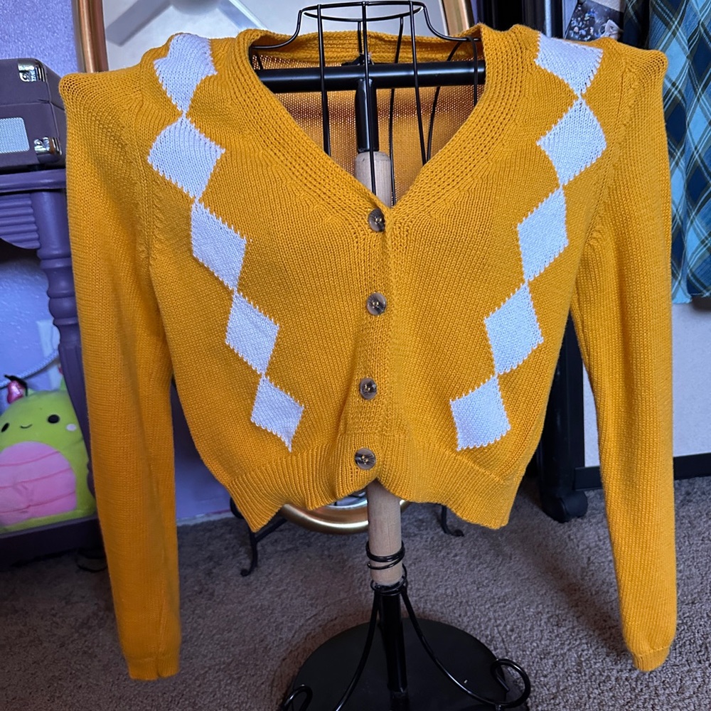 yellow long sleeve sweater